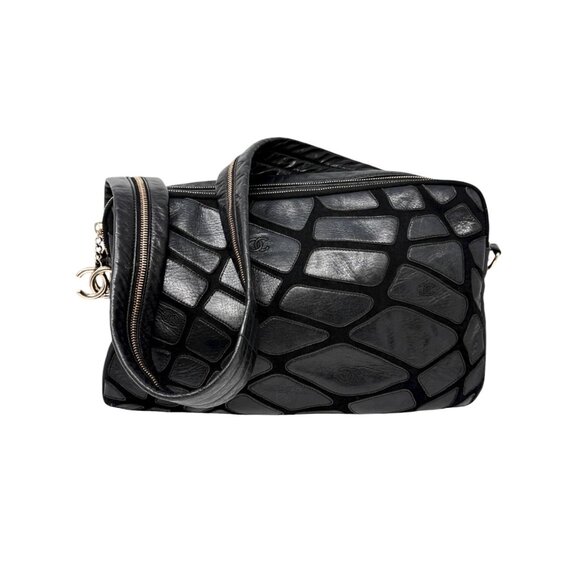 CHANEL Vintage CC Logo Crossbody Bag Lambskin Jersey Scales Leather [106390] - Picture 5 of 16